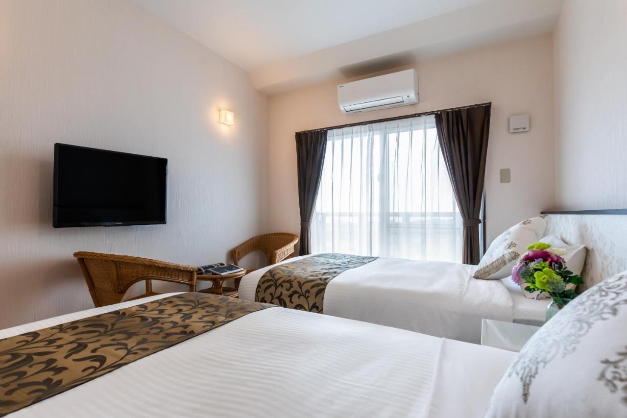 Mr.Kinjo Mighty One Miyakojima Aparthotel Exteriör bild
